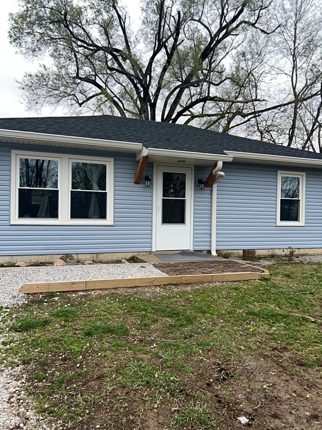 300 East Parkview Drive